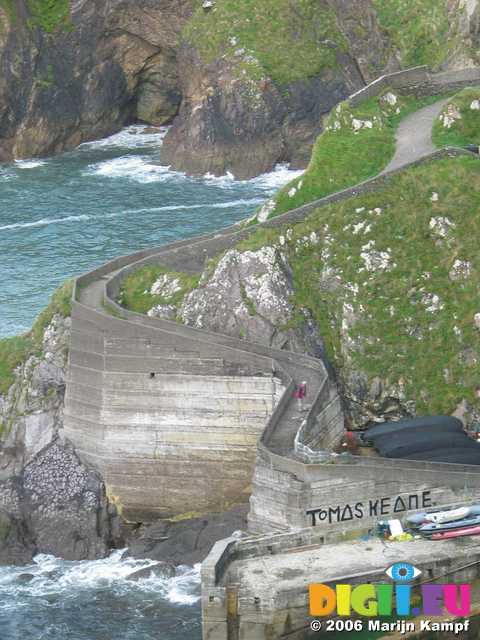 19590 Harbour at Slea Head